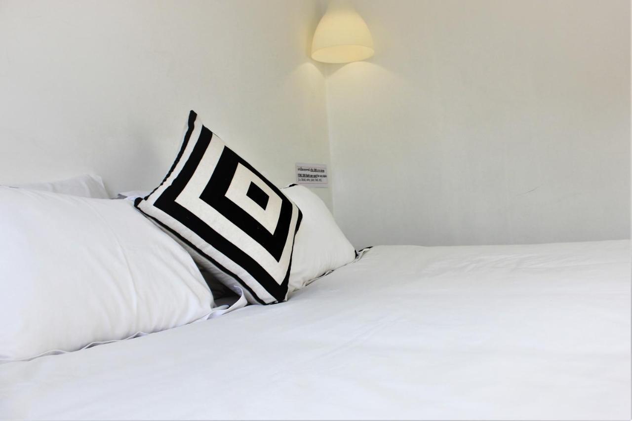 1715 House - White Rhino Hotel Rawai Bagian luar foto