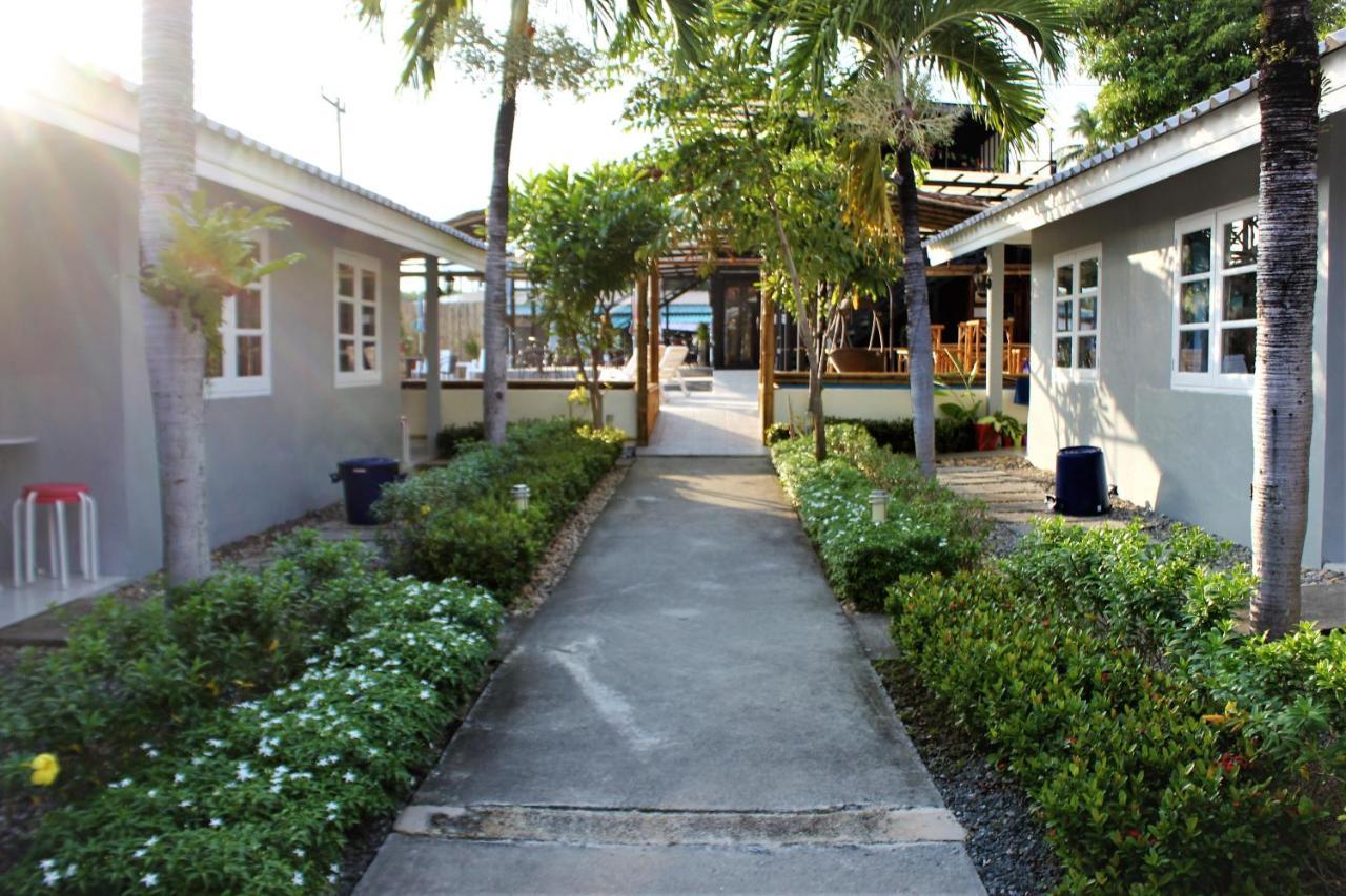 1715 House - White Rhino Hotel Rawai Bagian luar foto