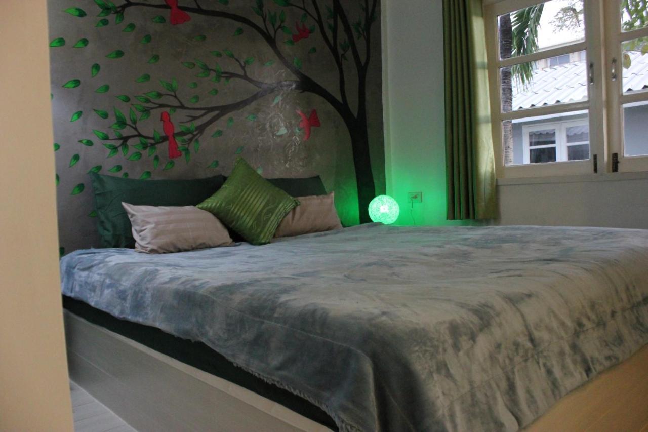 1715 House - White Rhino Hotel Rawai Bagian luar foto