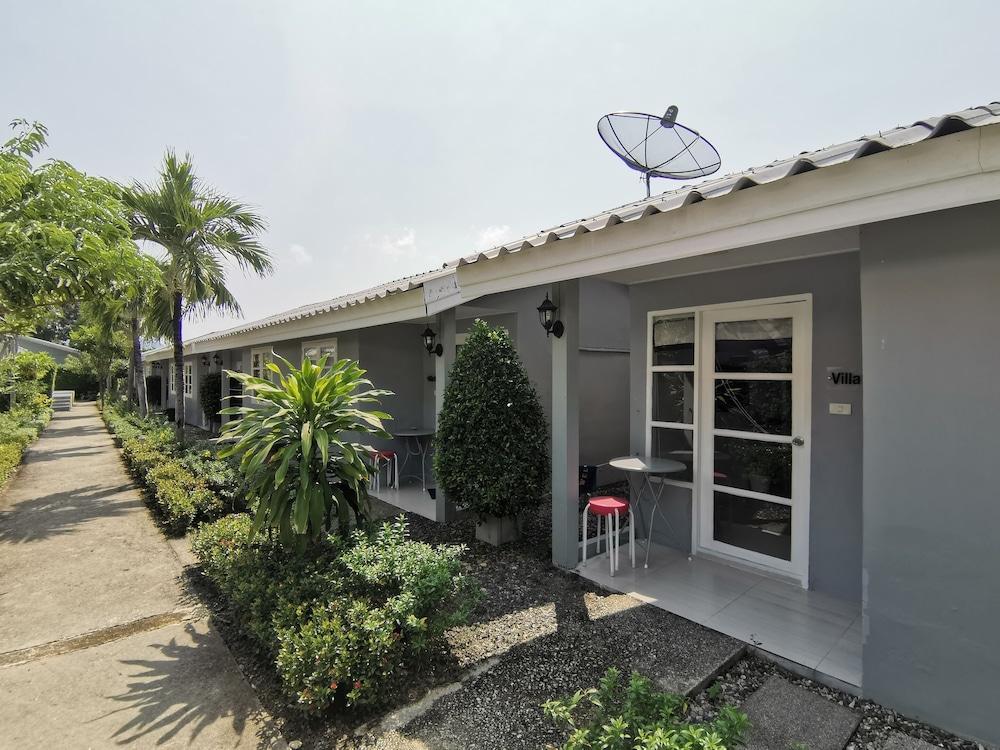 1715 House - White Rhino Hotel Rawai Bagian luar foto