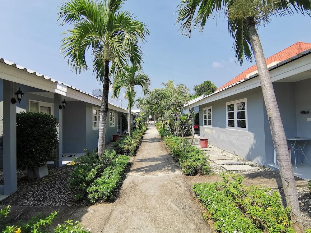 1715 House - White Rhino Hotel Rawai Bagian luar foto