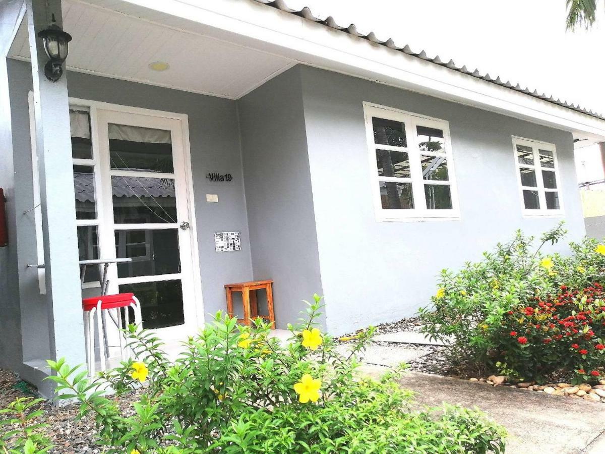 1715 House - White Rhino Hotel Rawai Bagian luar foto