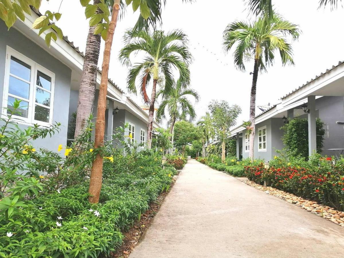 1715 House - White Rhino Hotel Rawai Bagian luar foto